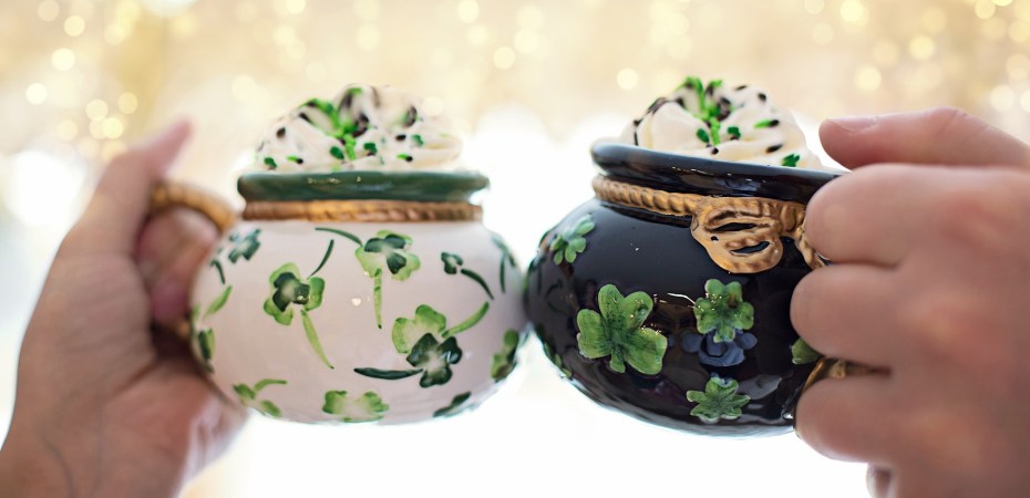 San Patrizio, festa Irlandese: boccali di birra