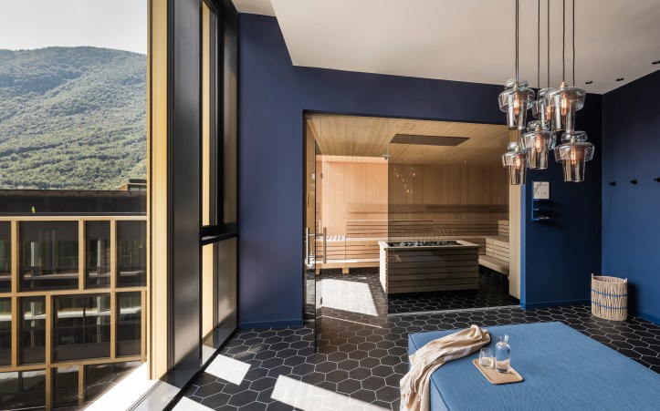 Primavera urbana e viaggi d’autore: l’eleganza delle city escape tra Europa e Alpi